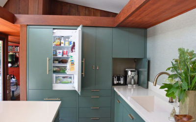 10 cozinhas mostram como esconder a geladeira faz diferença no projeto